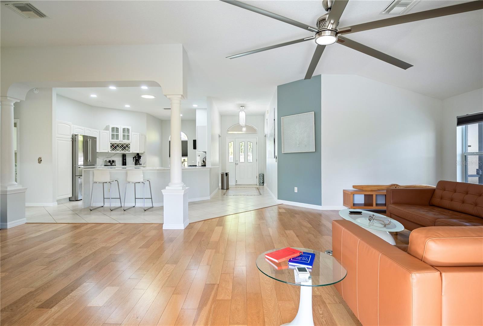 Listing photo id 16 for 1573 Norfolk Avenue