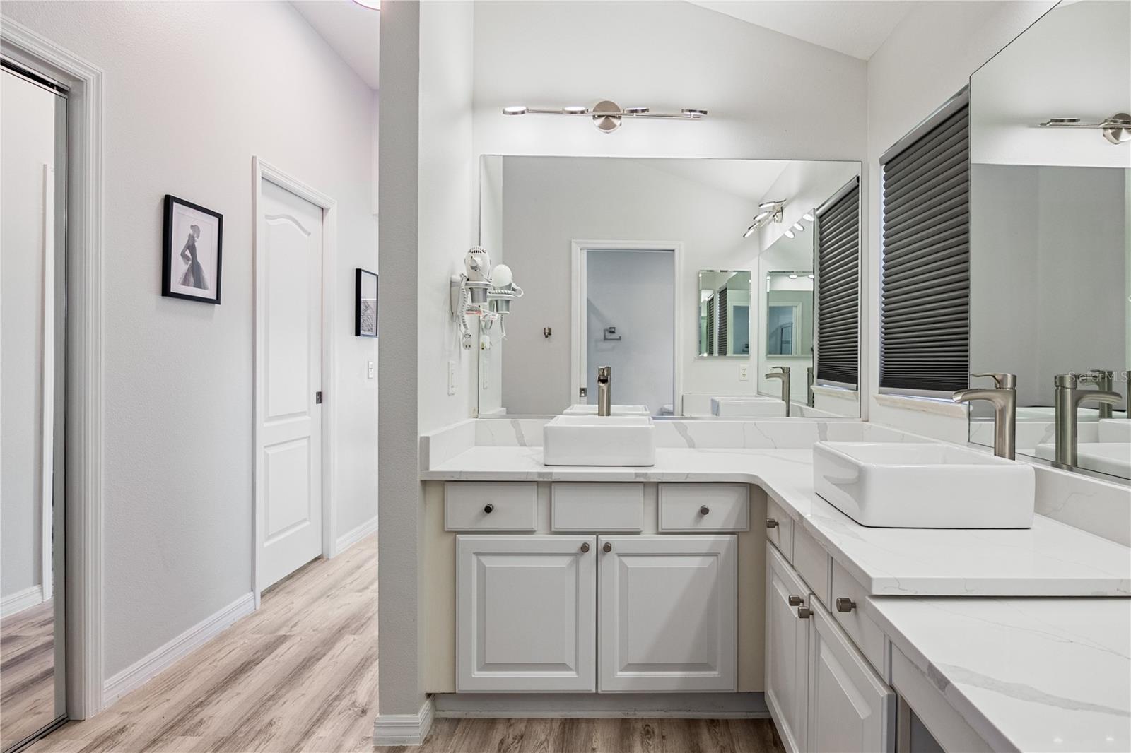 Listing photo id 22 for 1573 Norfolk Avenue