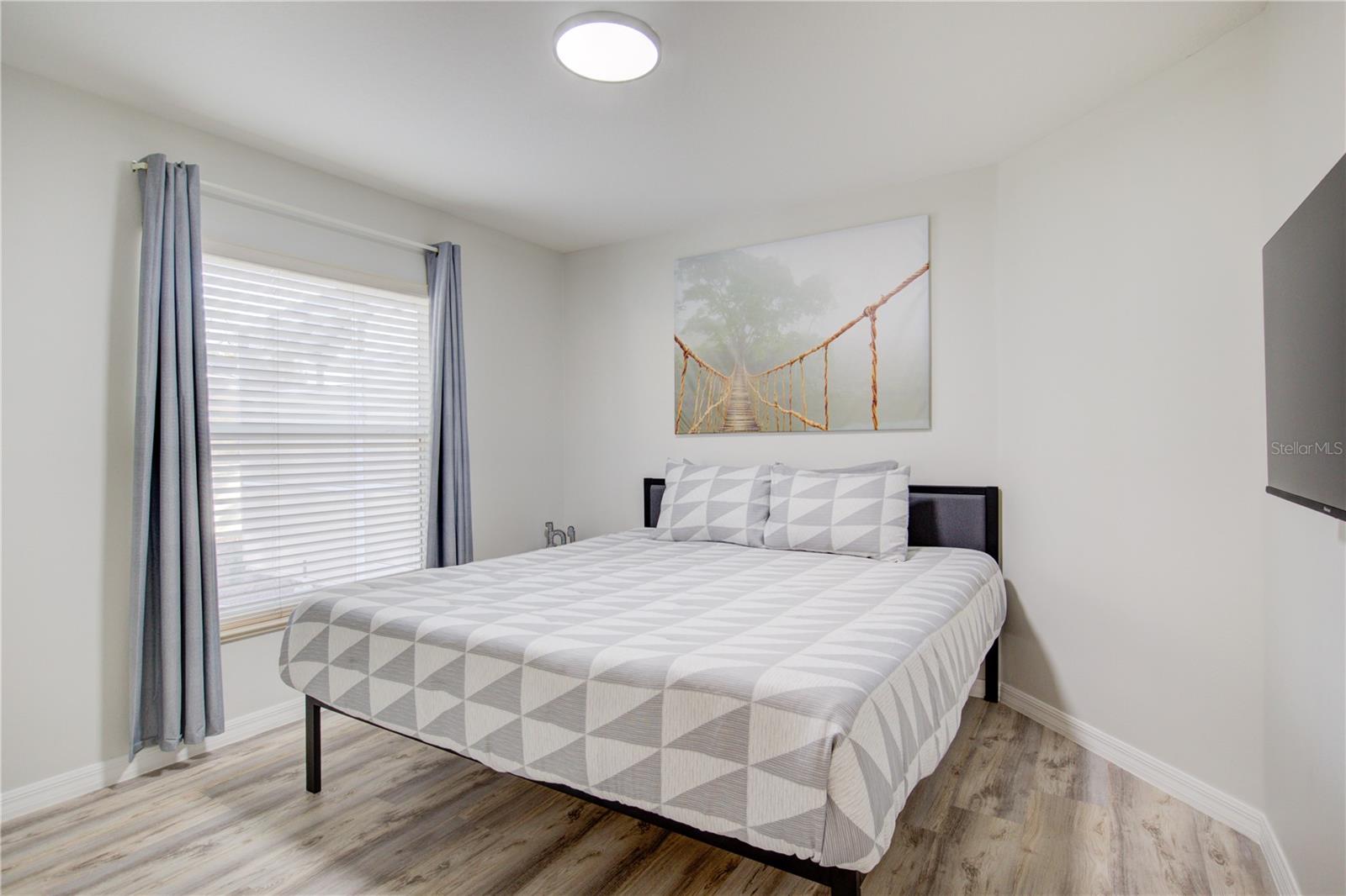 Listing photo id 26 for 1573 Norfolk Avenue