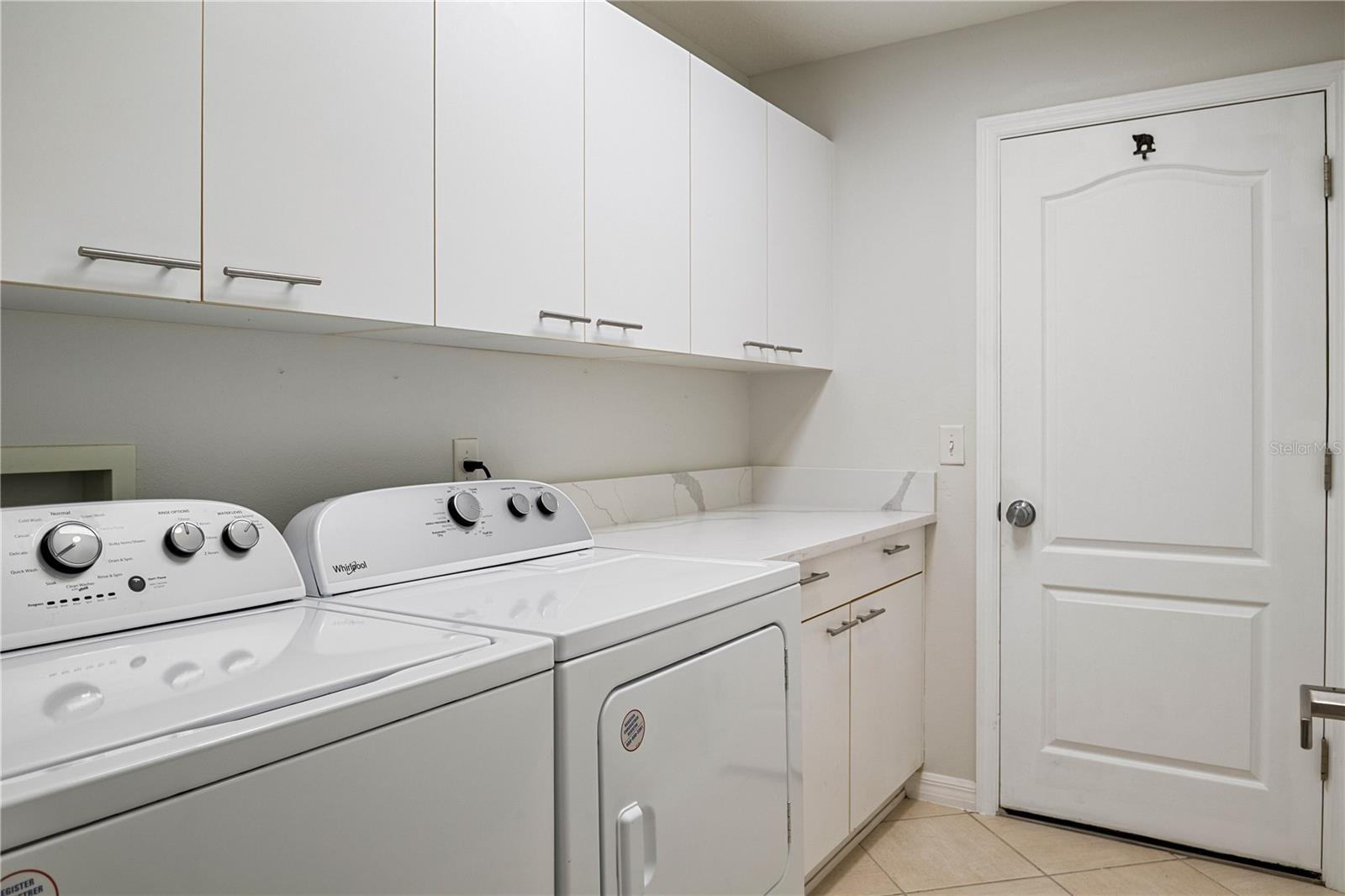 Listing photo id 28 for 1573 Norfolk Avenue