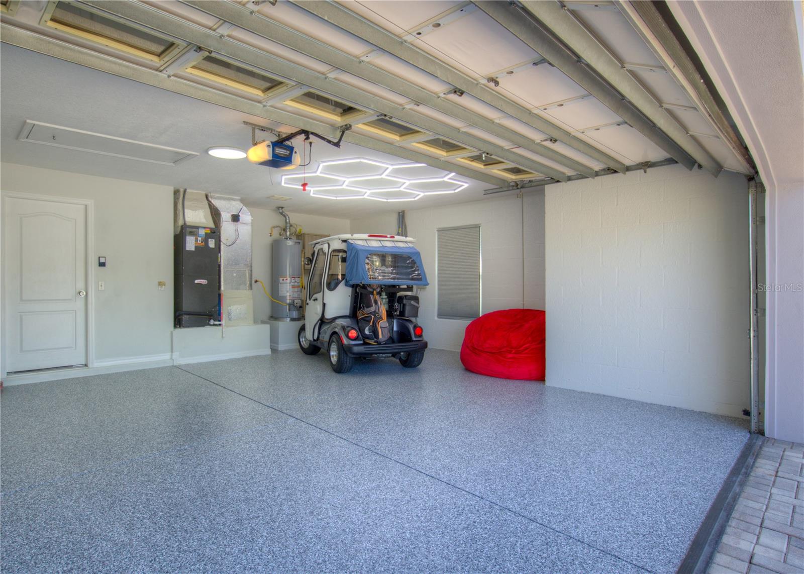 Listing photo id 45 for 1573 Norfolk Avenue