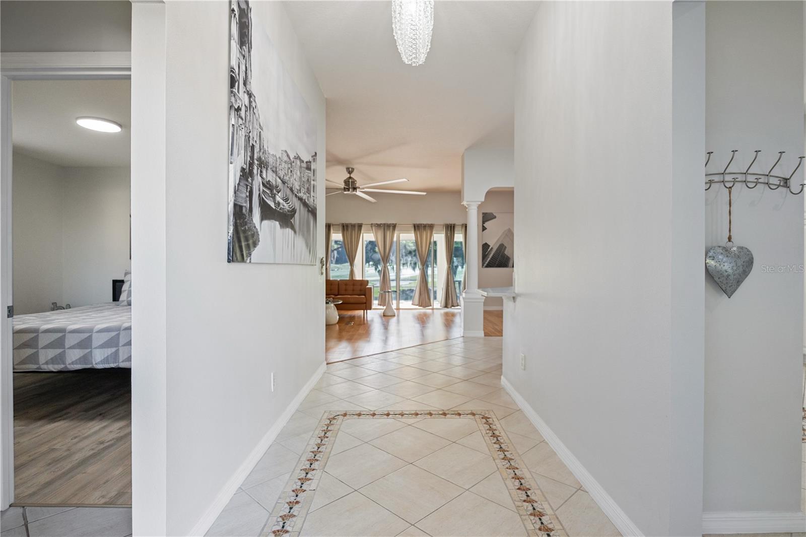 Listing photo id 6 for 1573 Norfolk Avenue