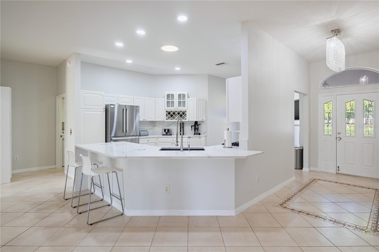 Listing photo id 7 for 1573 Norfolk Avenue