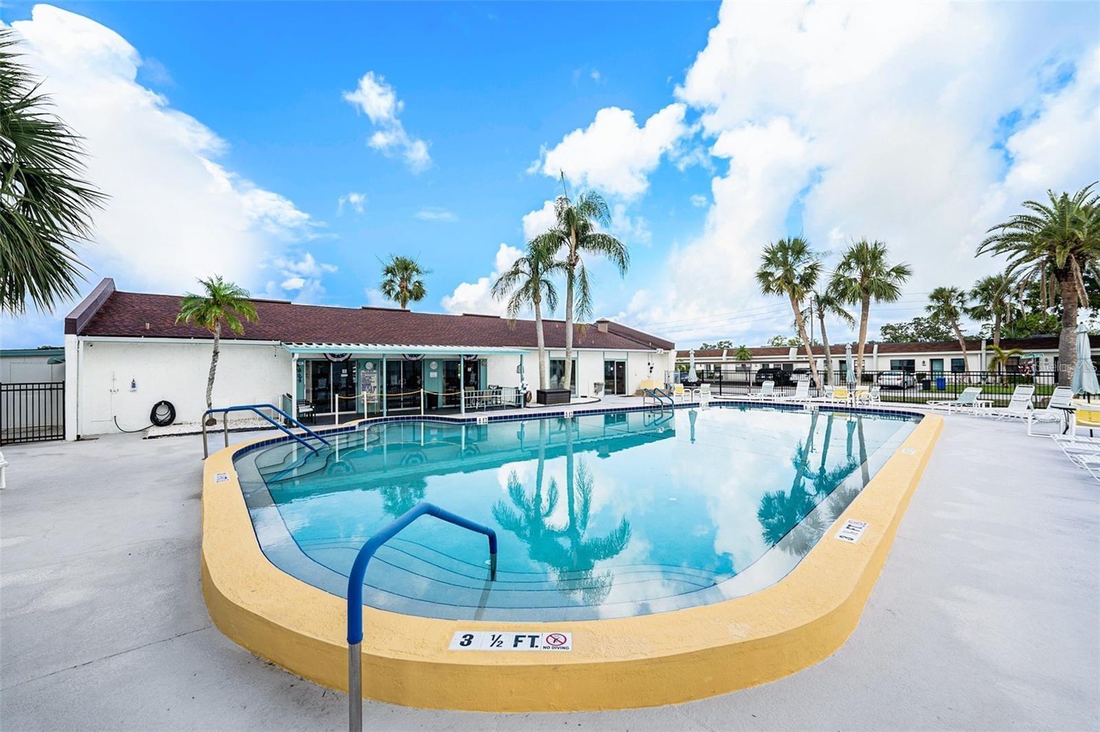 Image 15 of 19 For 13719 Mission Oaks Boulevard