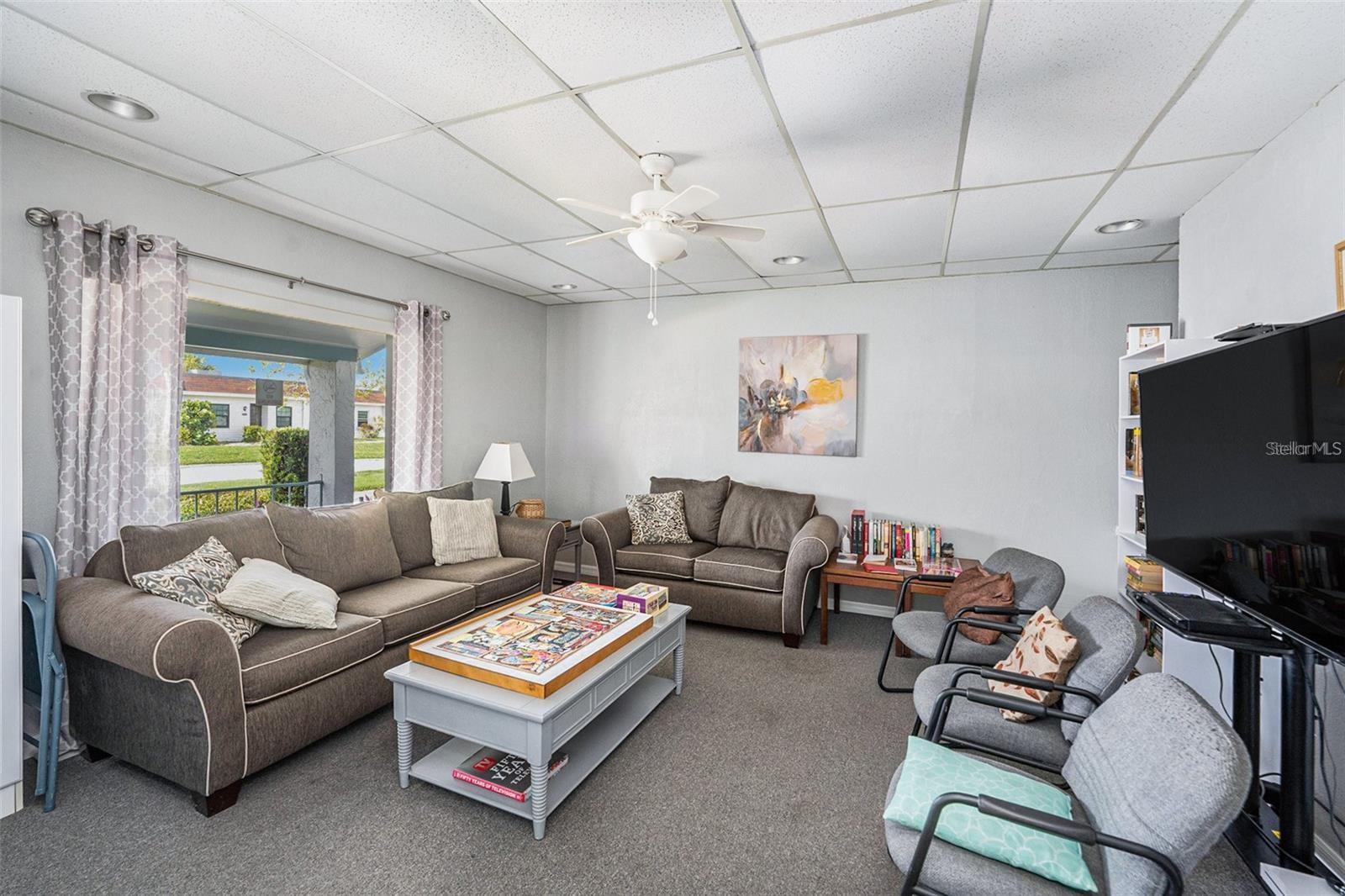 Image 18 of 19 For 13719 Mission Oaks Boulevard