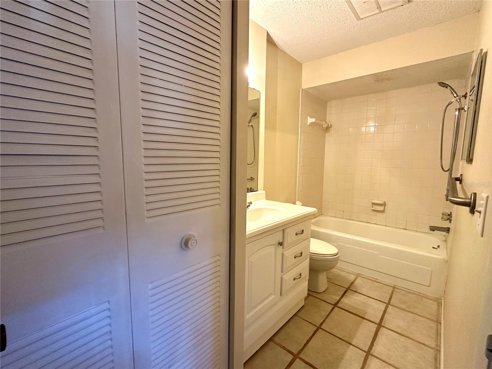 Image 7 of 19 For 13719 Mission Oaks Boulevard