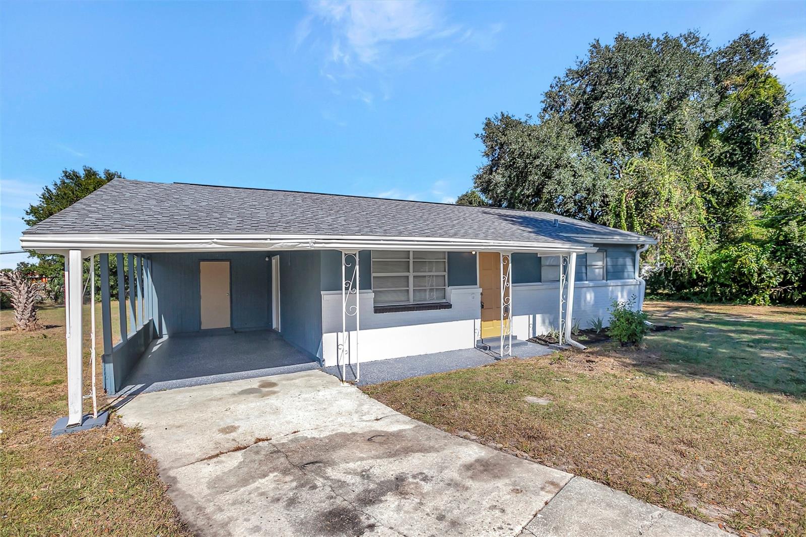 Image 3 of 31 For 7902 Allamanda Avenue