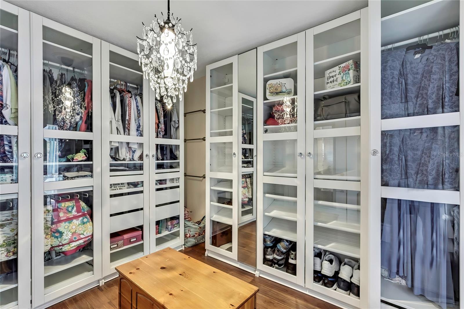 Image 14 of 32 For 7188 Sherman Hills Boulevard