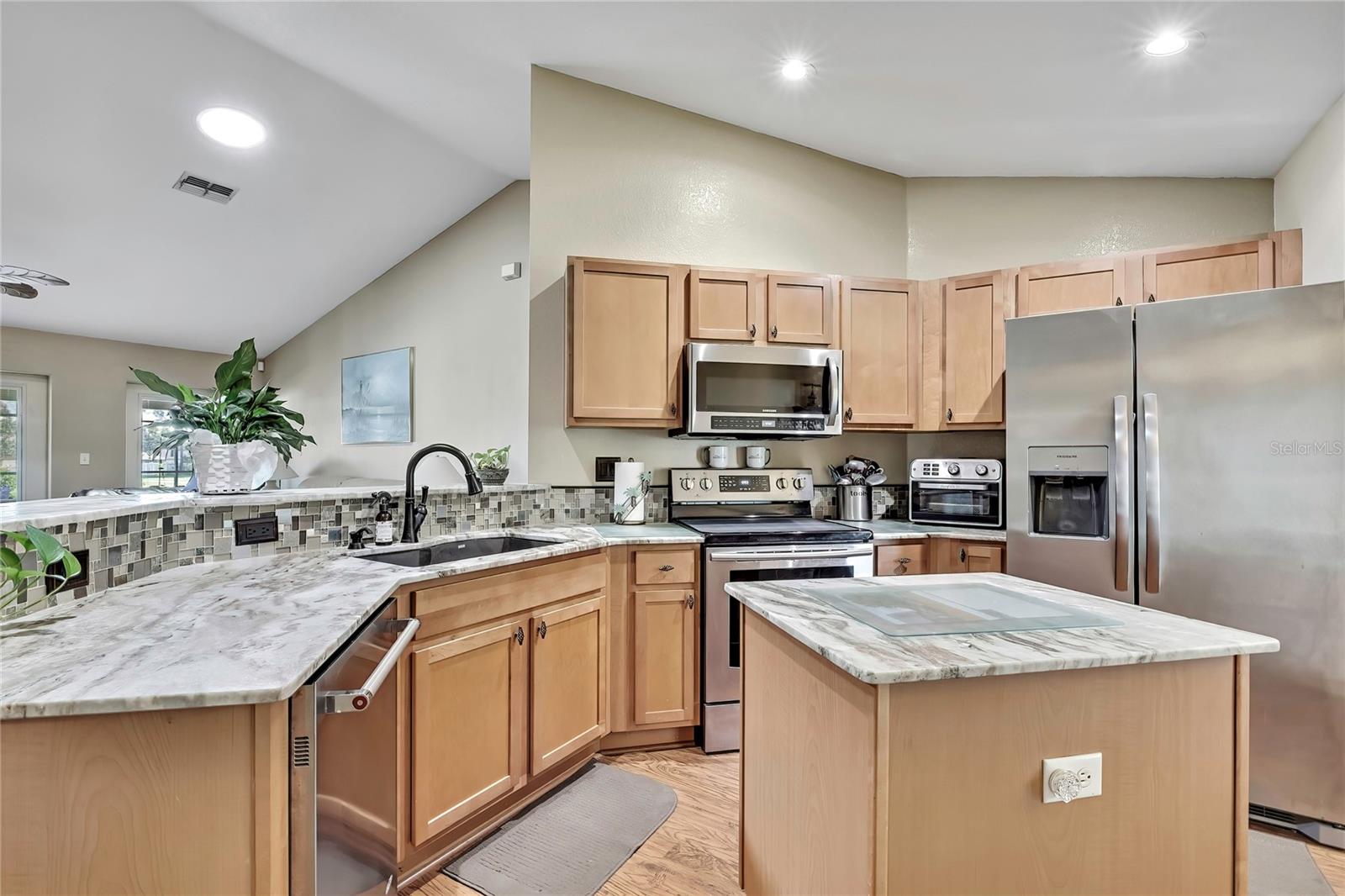 Image 8 of 32 For 7188 Sherman Hills Boulevard