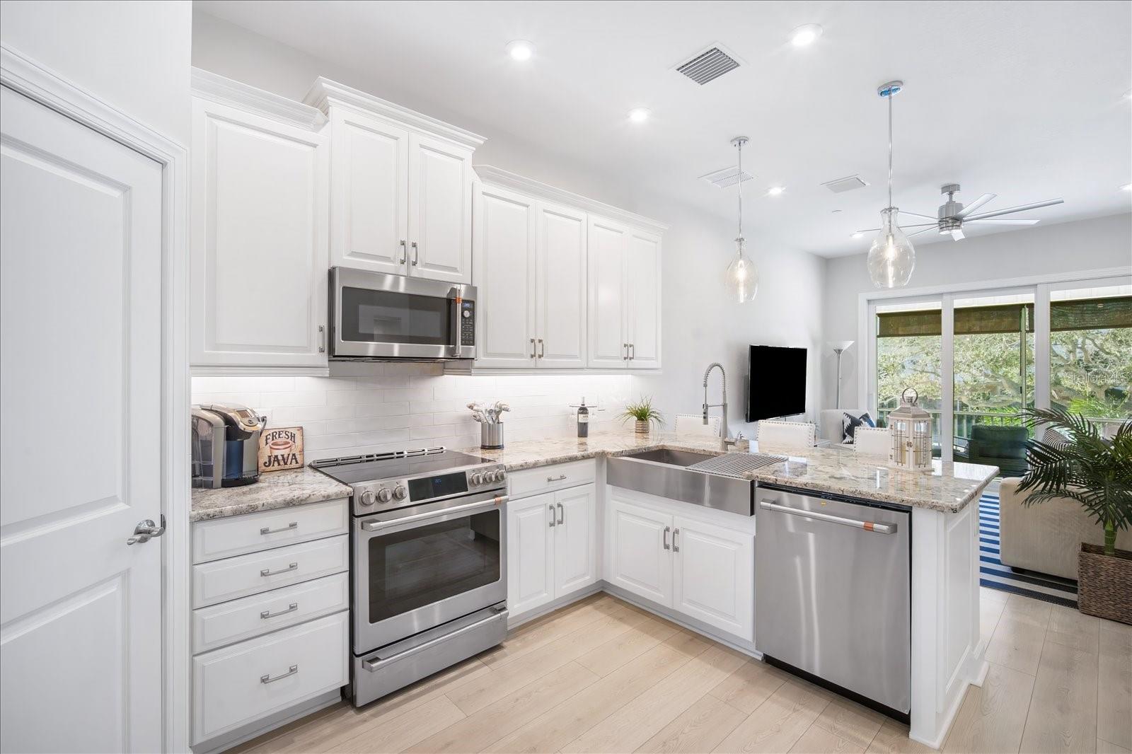 Image 10 of 47 For 2518 Coral Court