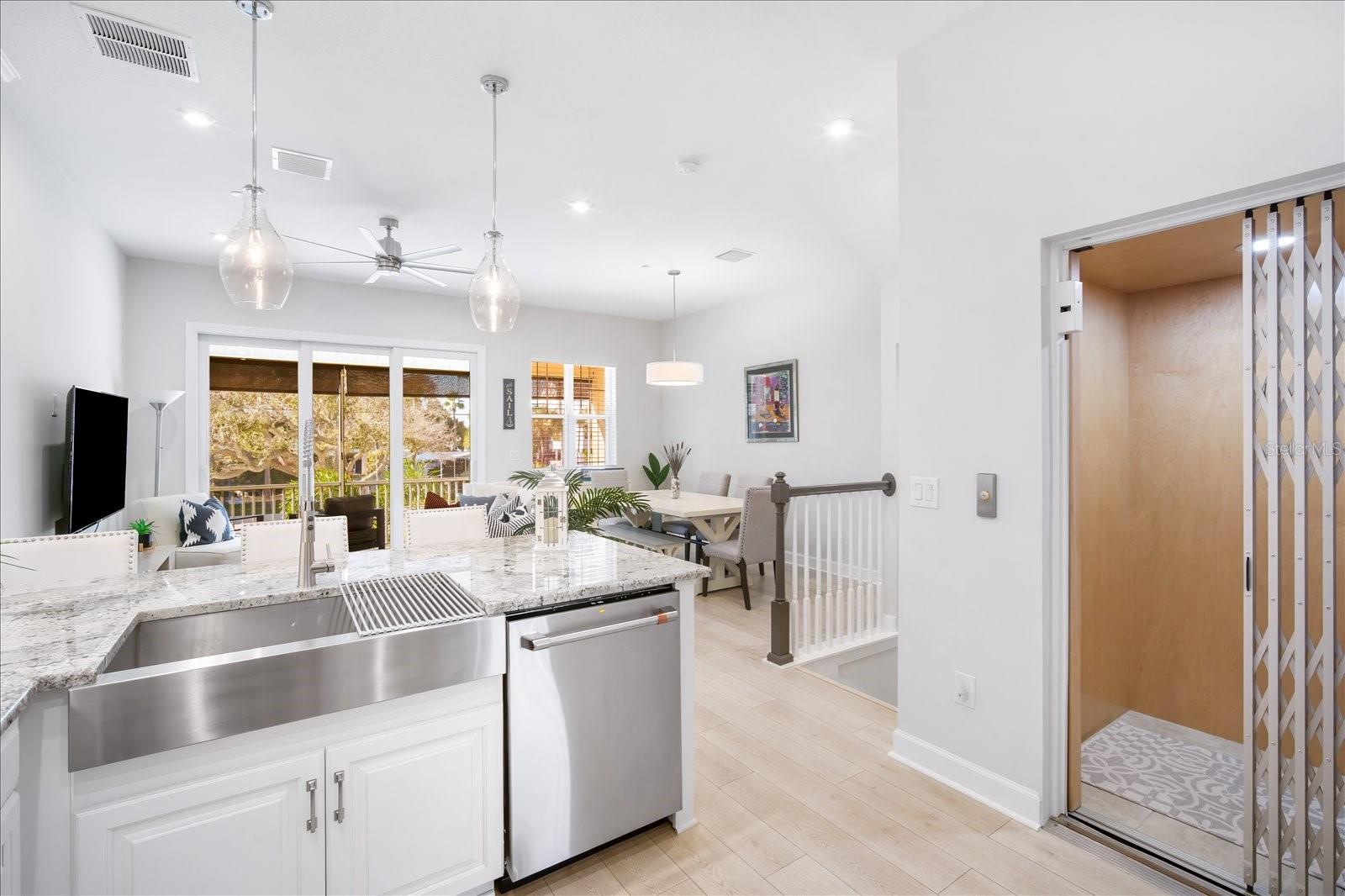 Image 11 of 47 For 2518 Coral Court