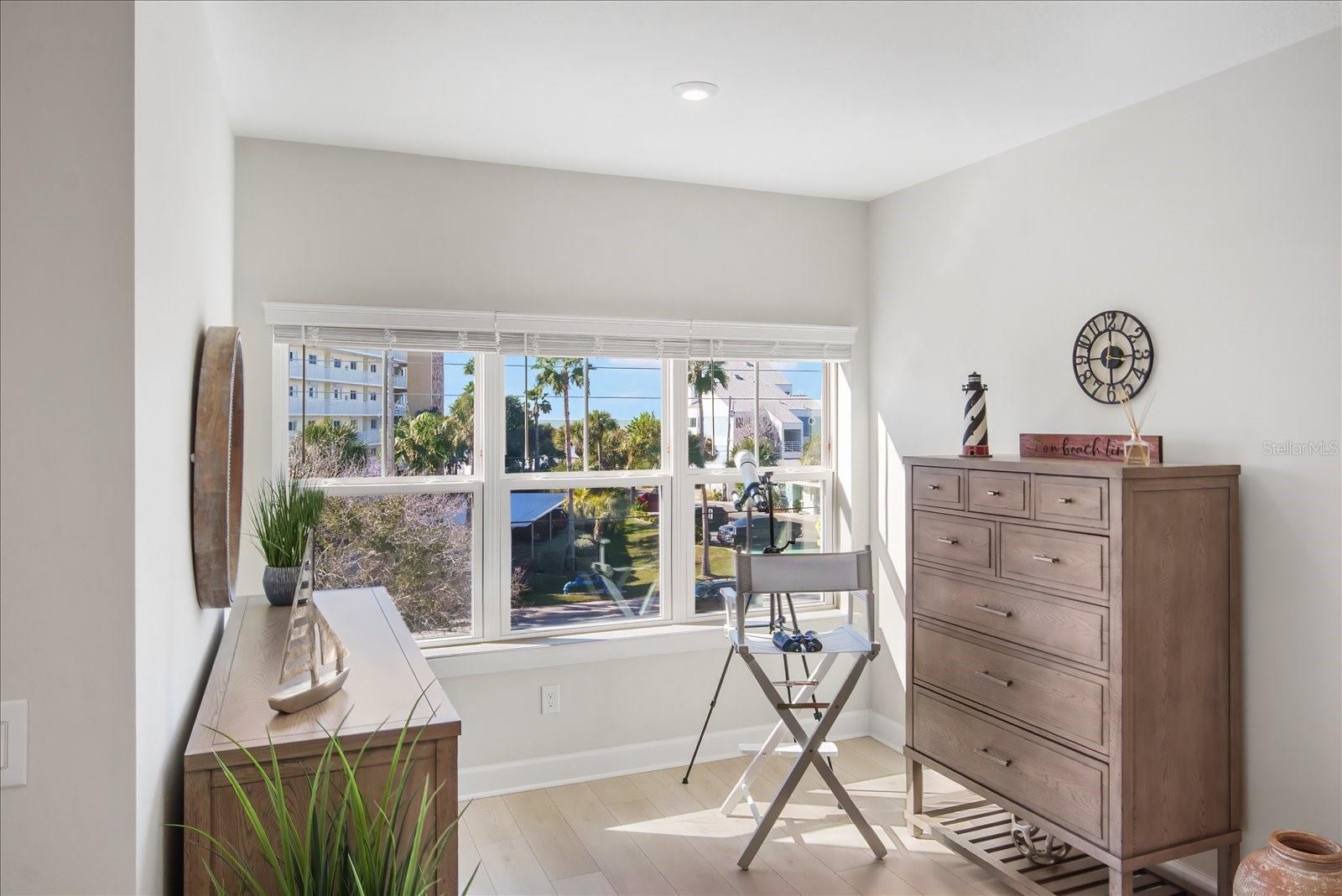 Image 16 of 47 For 2518 Coral Court