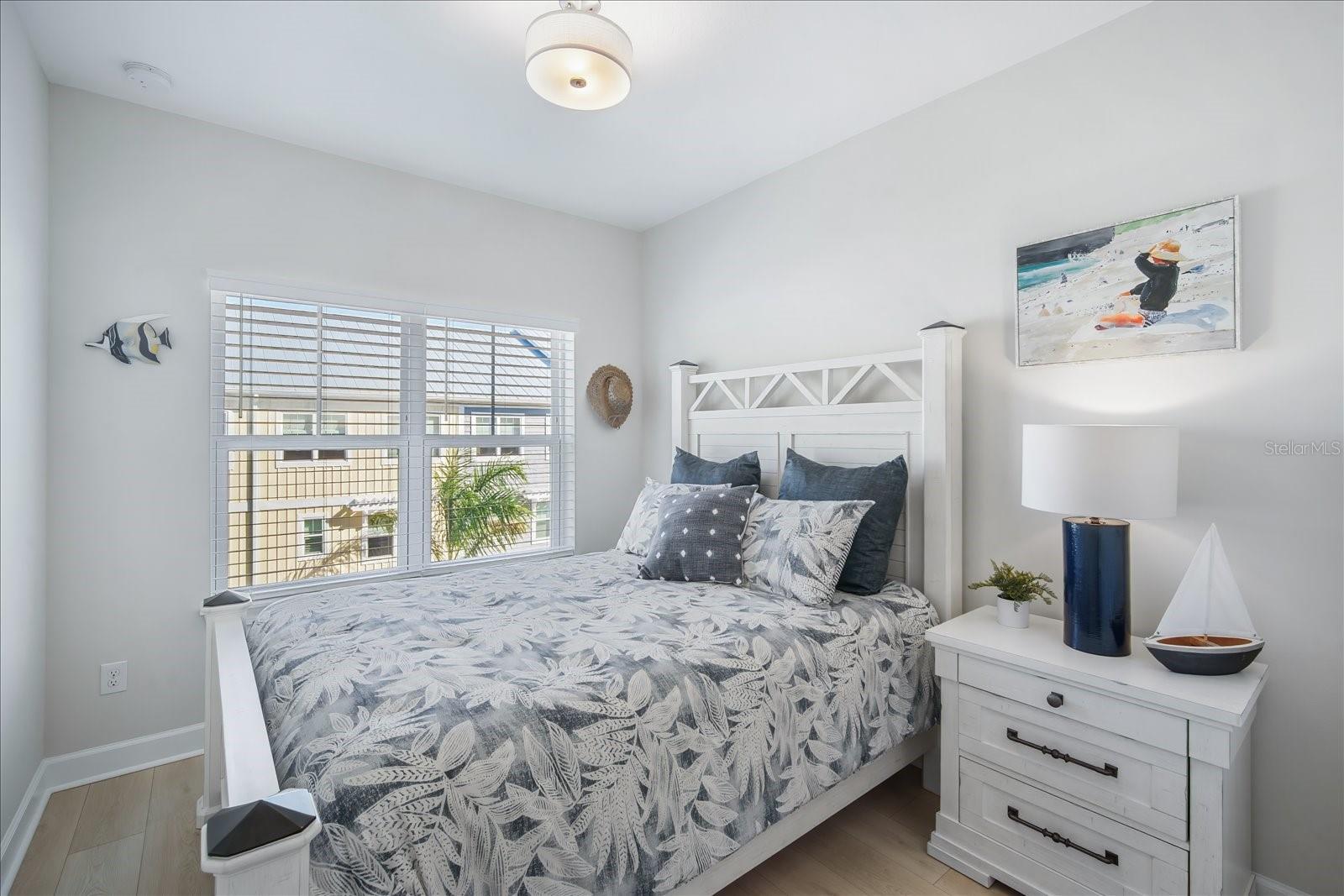 Image 19 of 47 For 2518 Coral Court