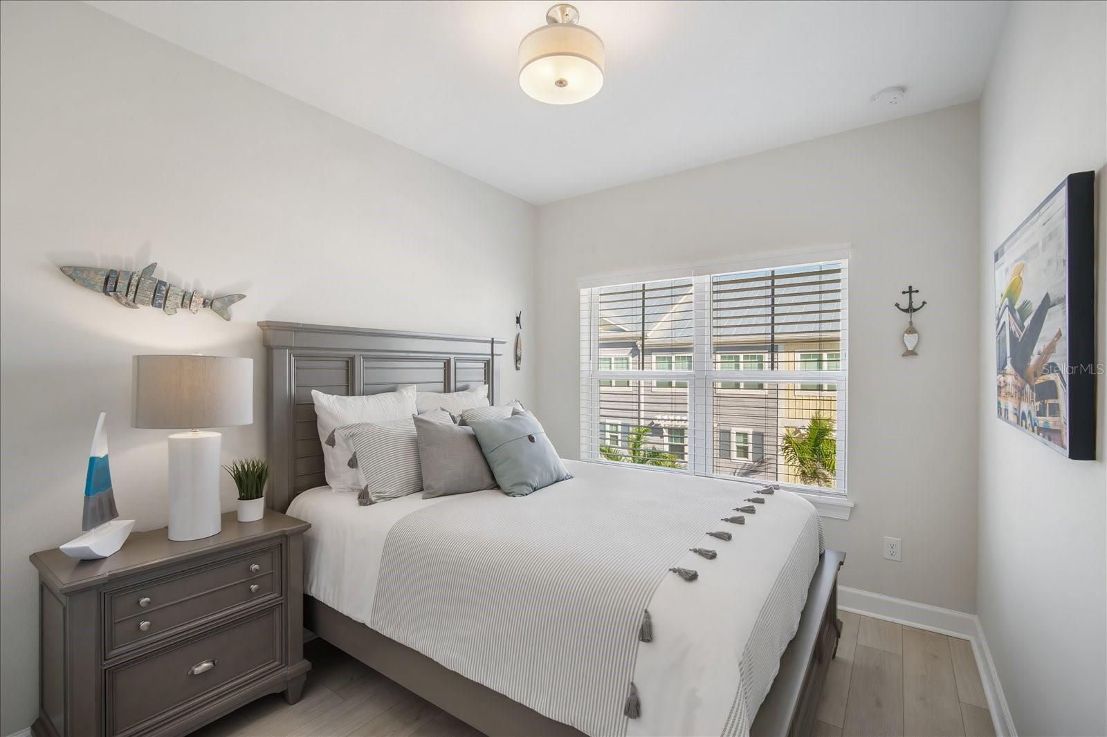 Image 21 of 47 For 2518 Coral Court