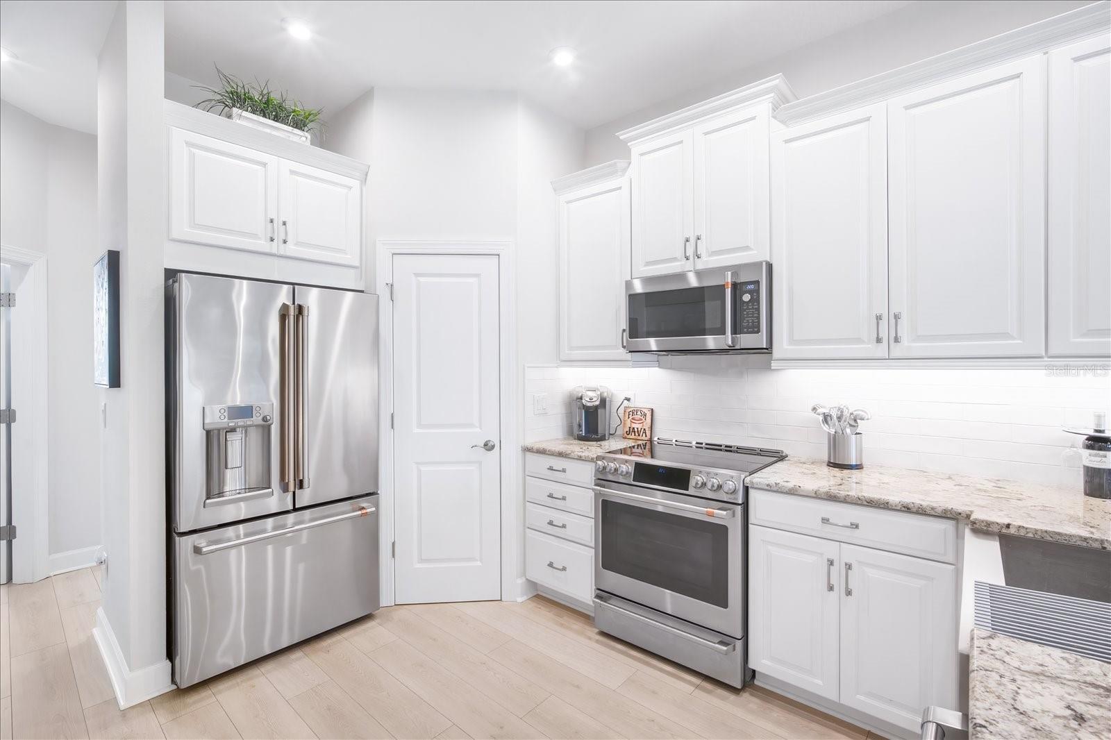 Image 9 of 47 For 2518 Coral Court