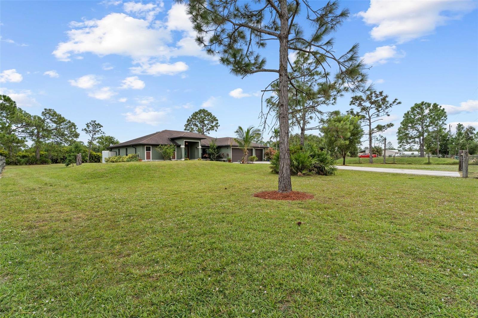 Image 5 of 50 For 8158 Alfred Boulevard