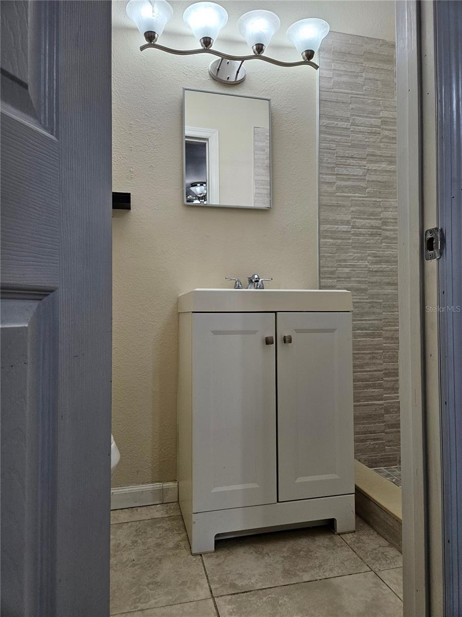 Image 12 of 15 For 2206 Bougainvillea Avenue