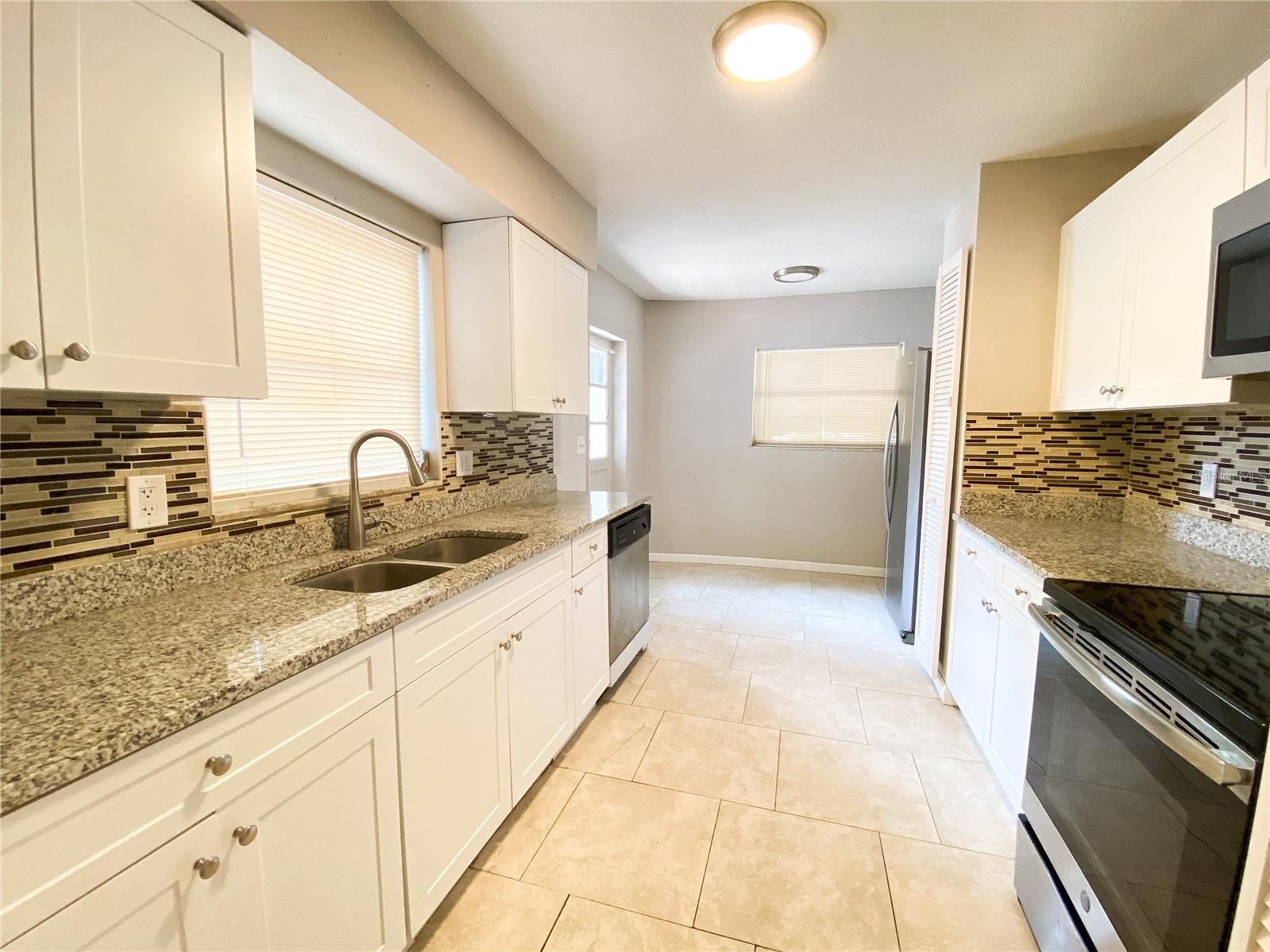 Image 5 of 15 For 2206 Bougainvillea Avenue