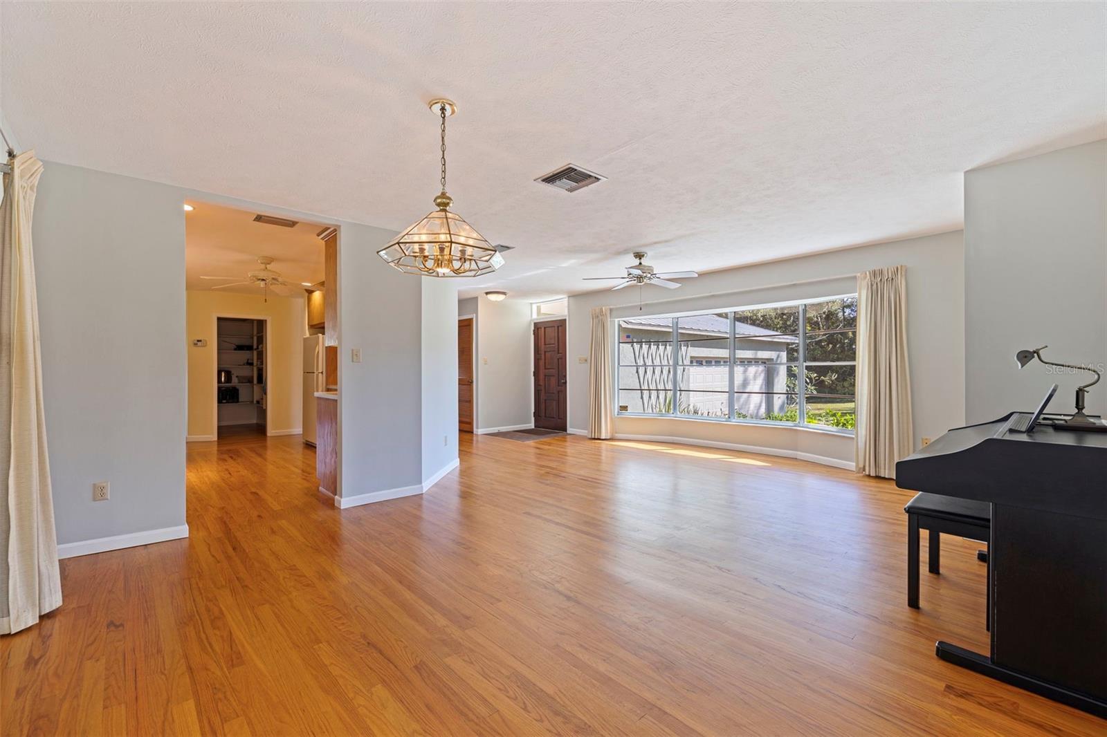 Image 14 of 66 For 8609 Stoner Road