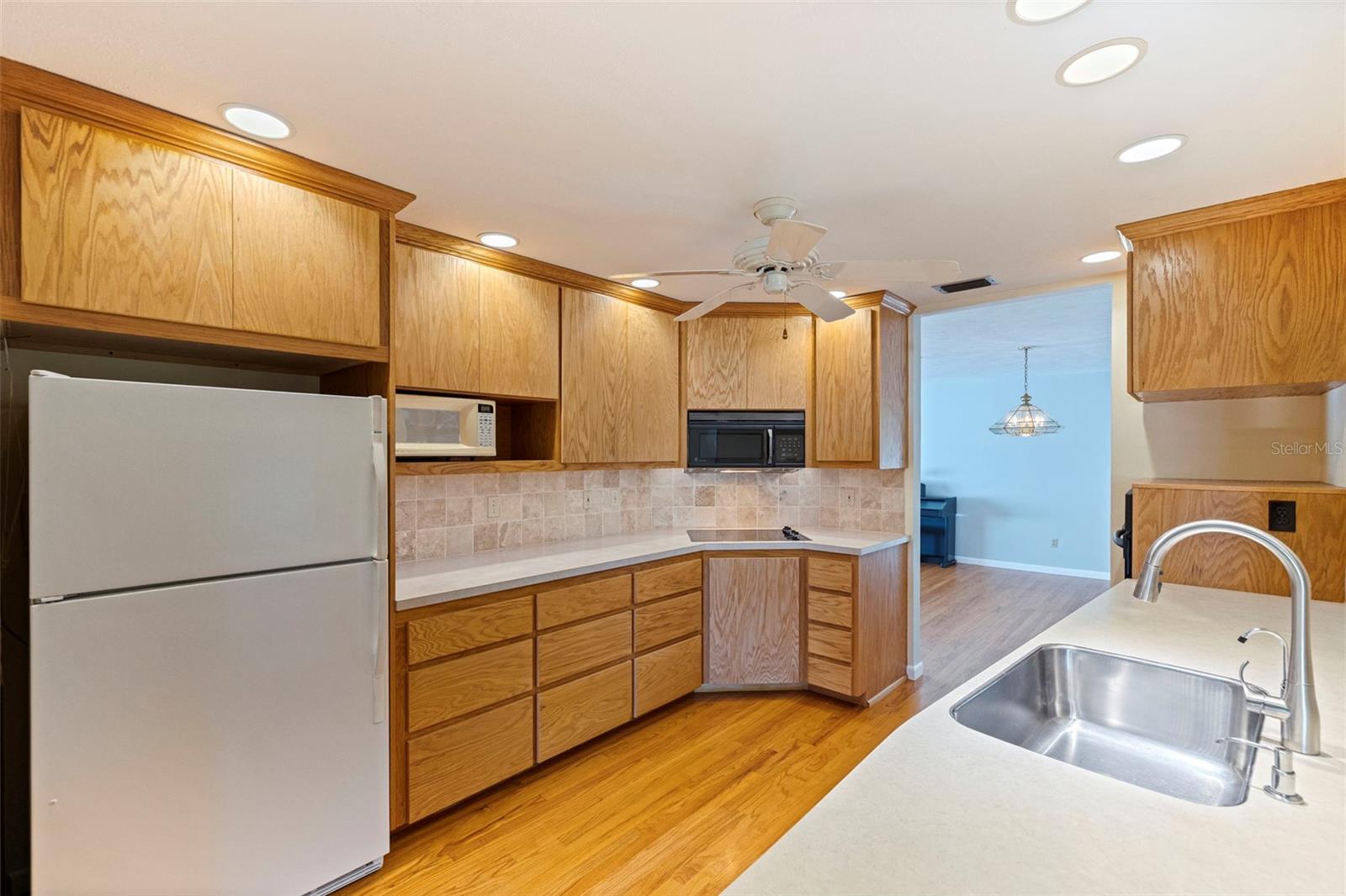 Image 17 of 66 For 8609 Stoner Road