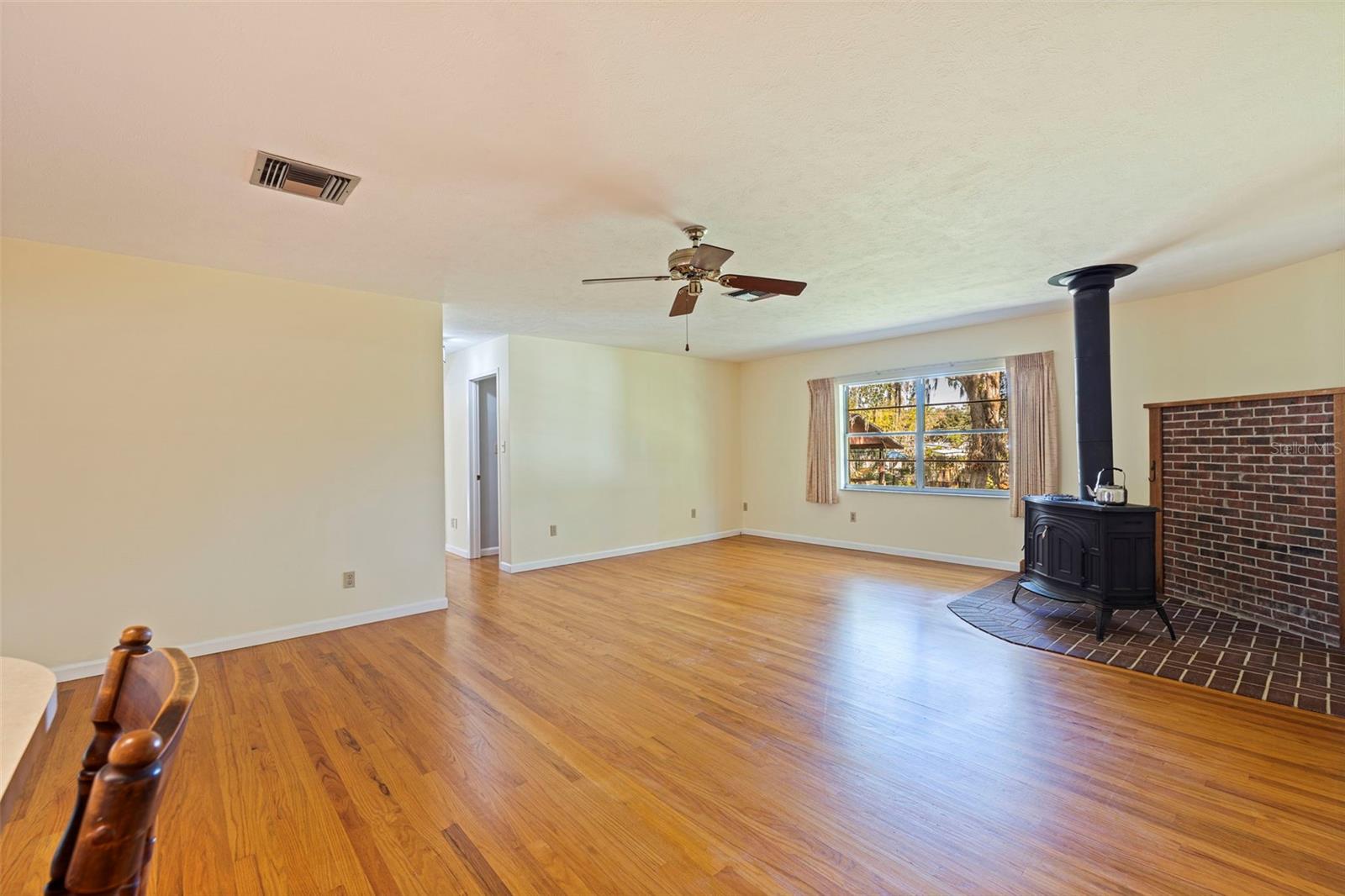 Image 18 of 66 For 8609 Stoner Road