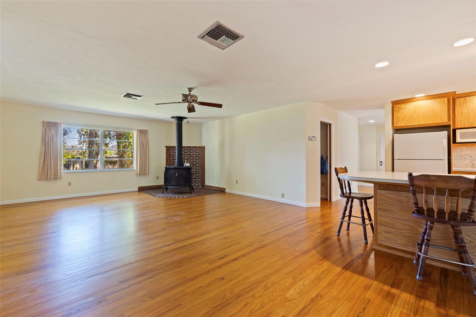 Image 20 of 66 For 8609 Stoner Road