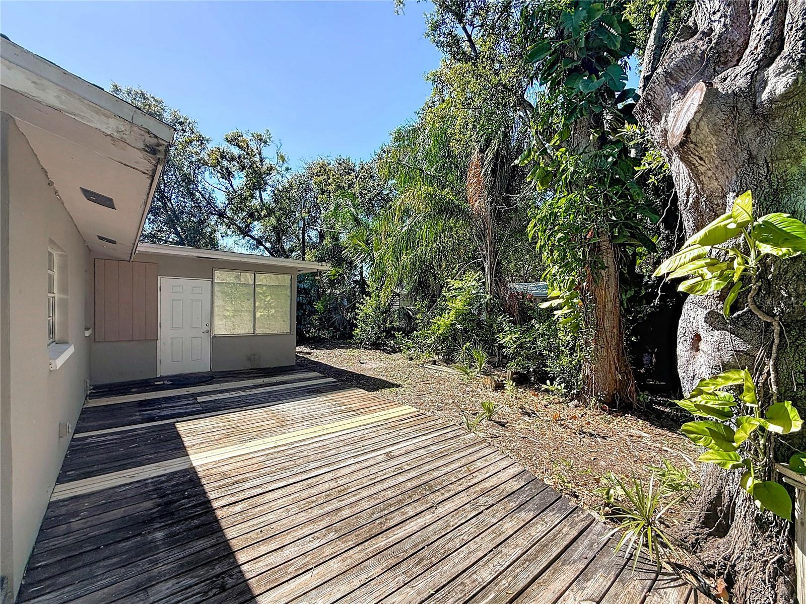 Image 21 of 29 For 1614 Braund Avenue