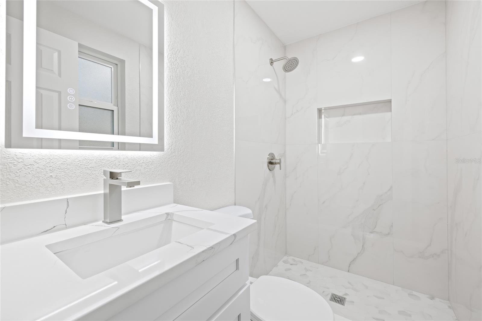 Image 18 of 34 For 110 Mission Hills Avenue