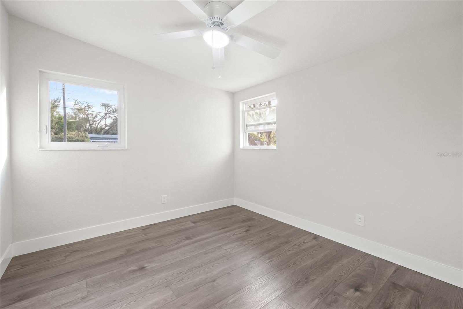 Image 23 of 34 For 110 Mission Hills Avenue