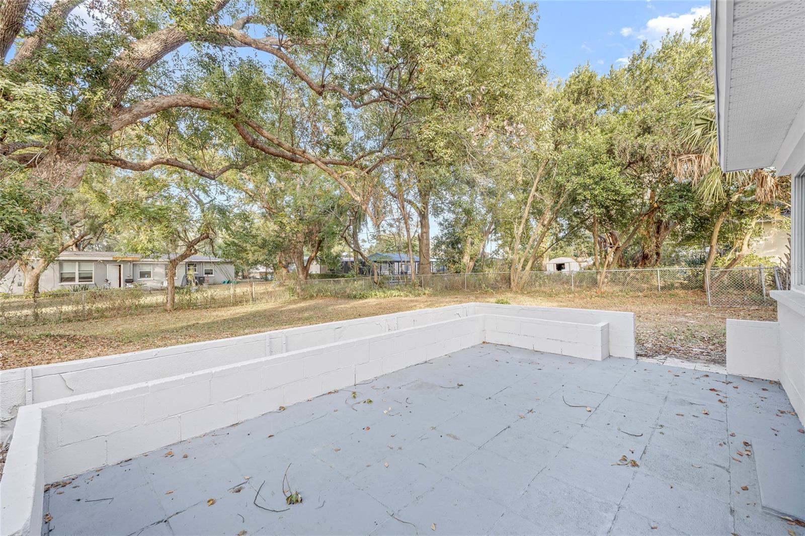 Image 26 of 34 For 110 Mission Hills Avenue