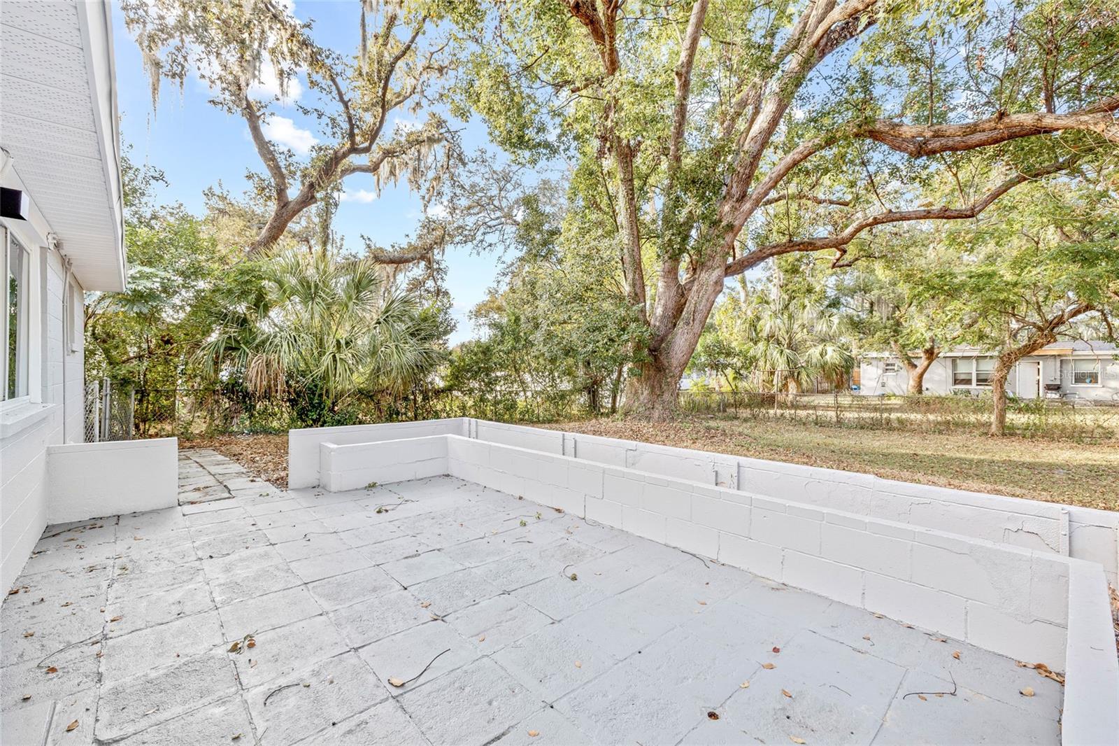 Image 27 of 34 For 110 Mission Hills Avenue