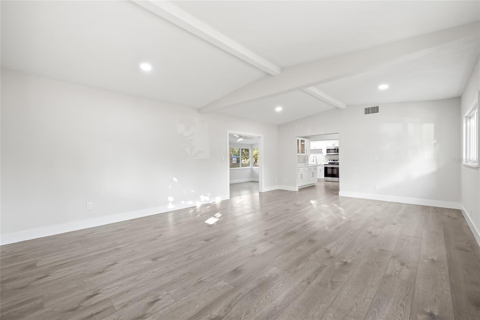 Image 3 of 34 For 110 Mission Hills Avenue