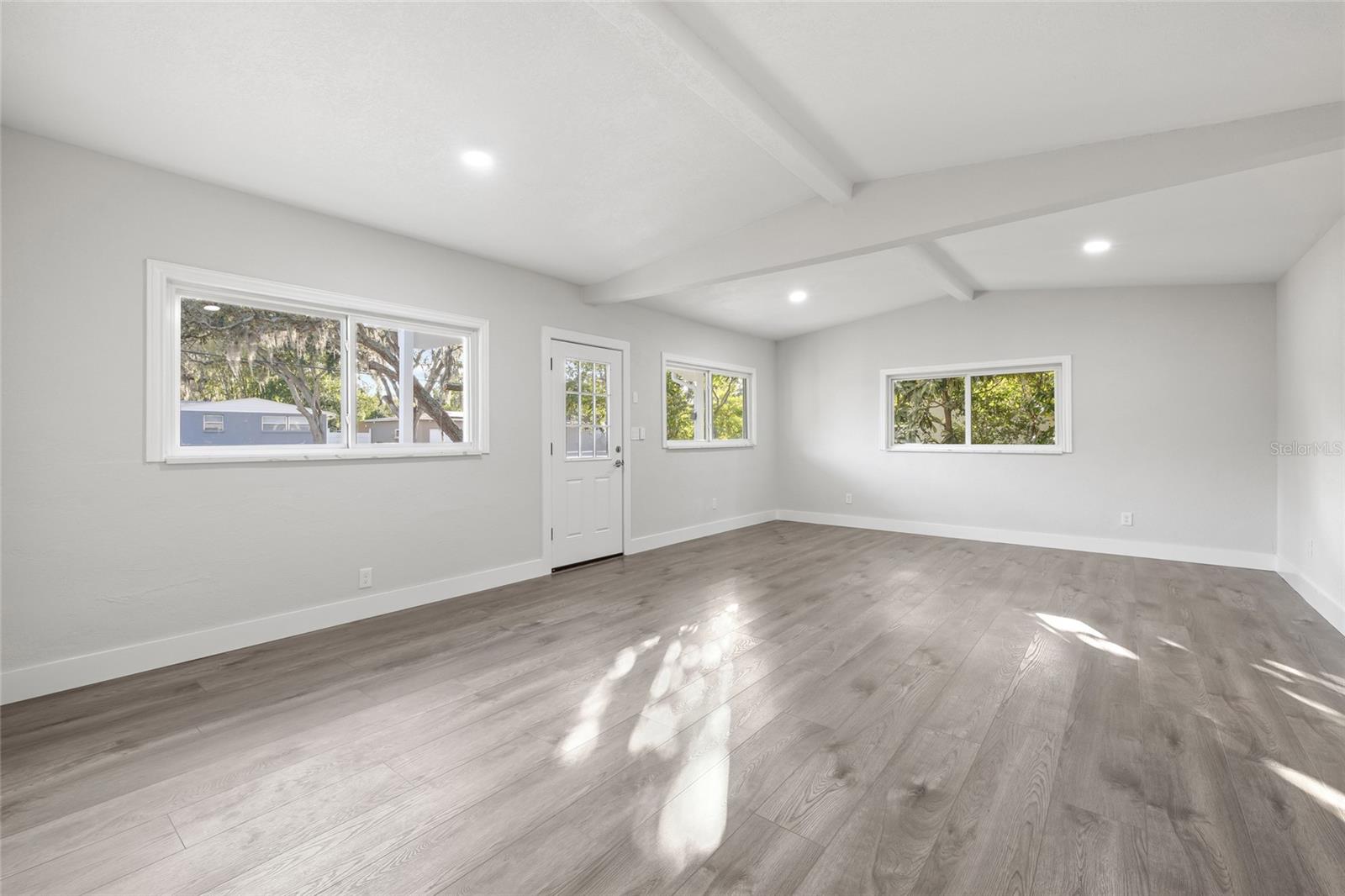 Image 4 of 34 For 110 Mission Hills Avenue