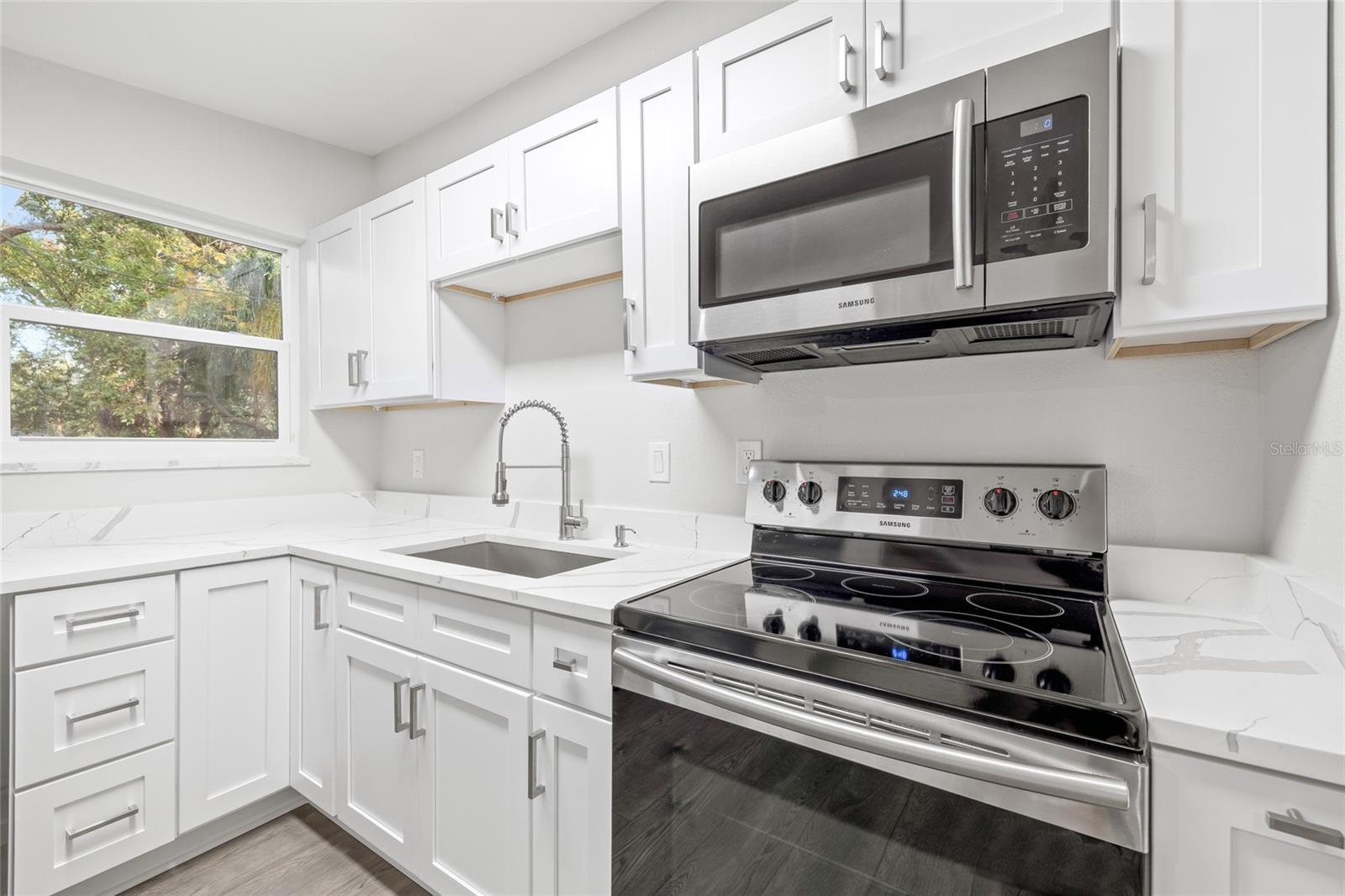 Image 9 of 34 For 110 Mission Hills Avenue