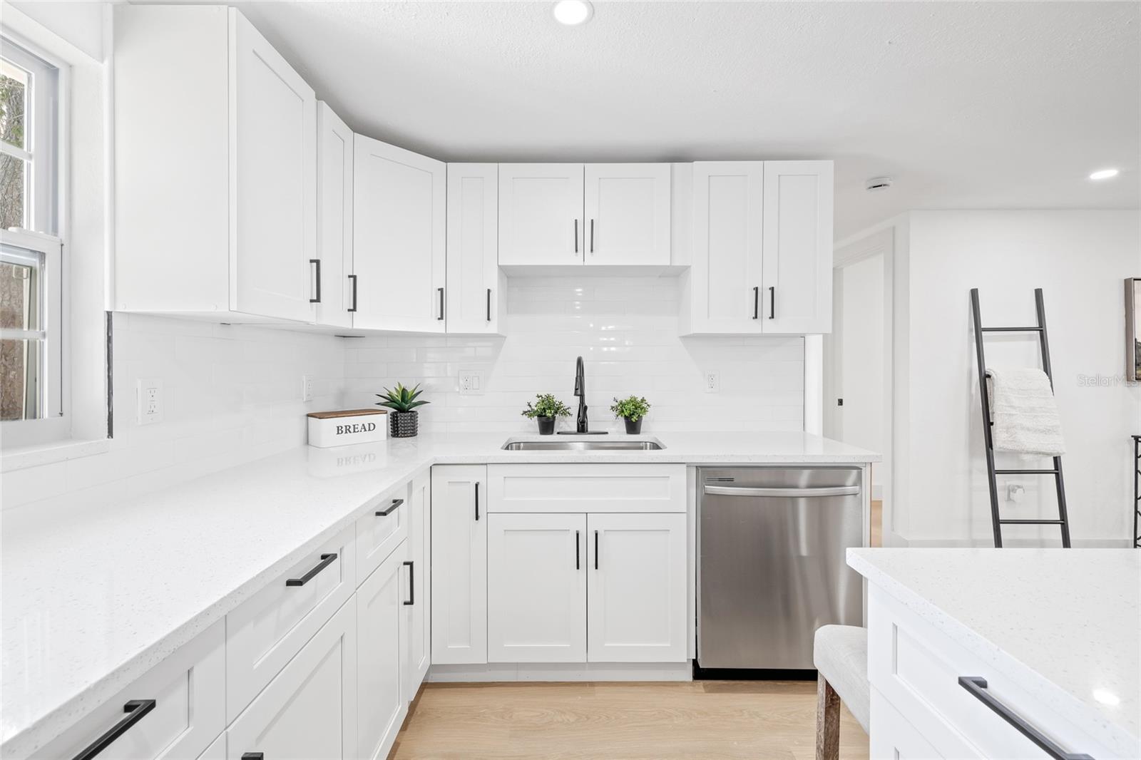 Image 11 of 41 For 7304 Dianne Drive