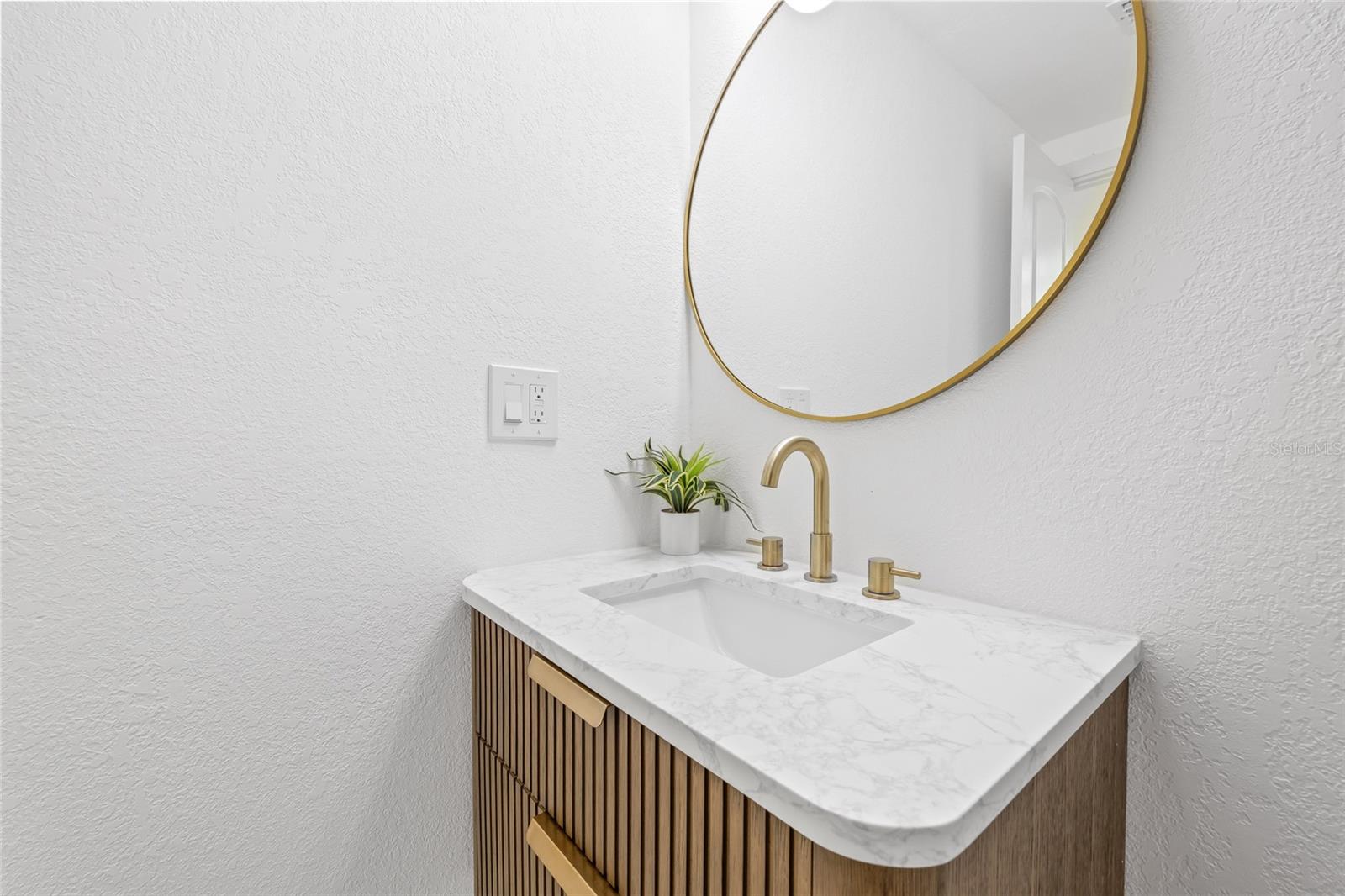 Image 16 of 41 For 7304 Dianne Drive