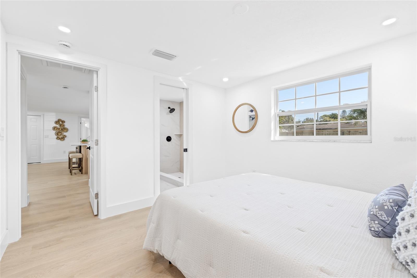 Image 22 of 41 For 7304 Dianne Drive