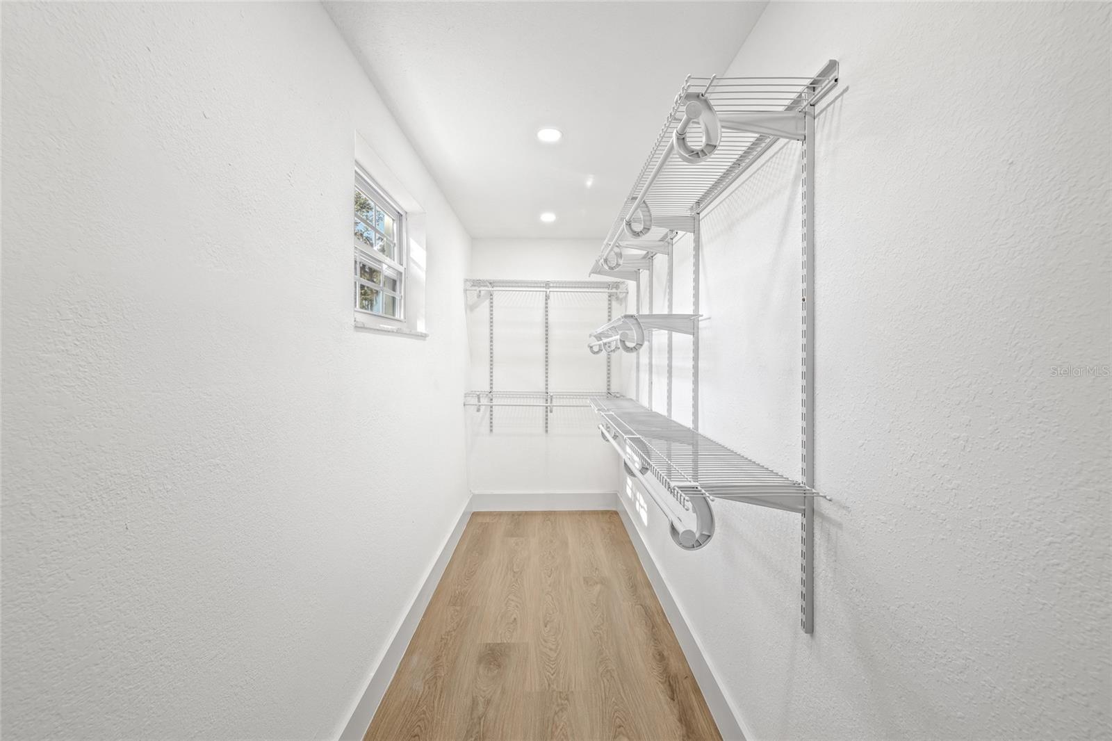 Image 23 of 41 For 7304 Dianne Drive