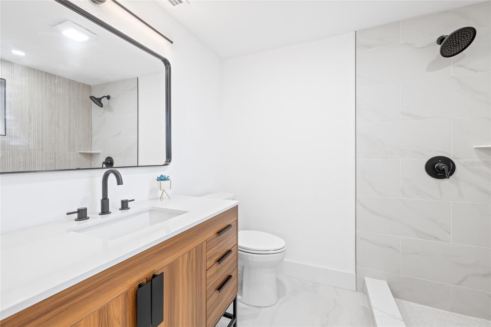 Image 24 of 41 For 7304 Dianne Drive