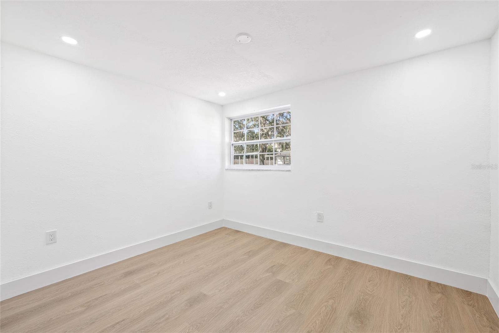 Image 29 of 41 For 7304 Dianne Drive