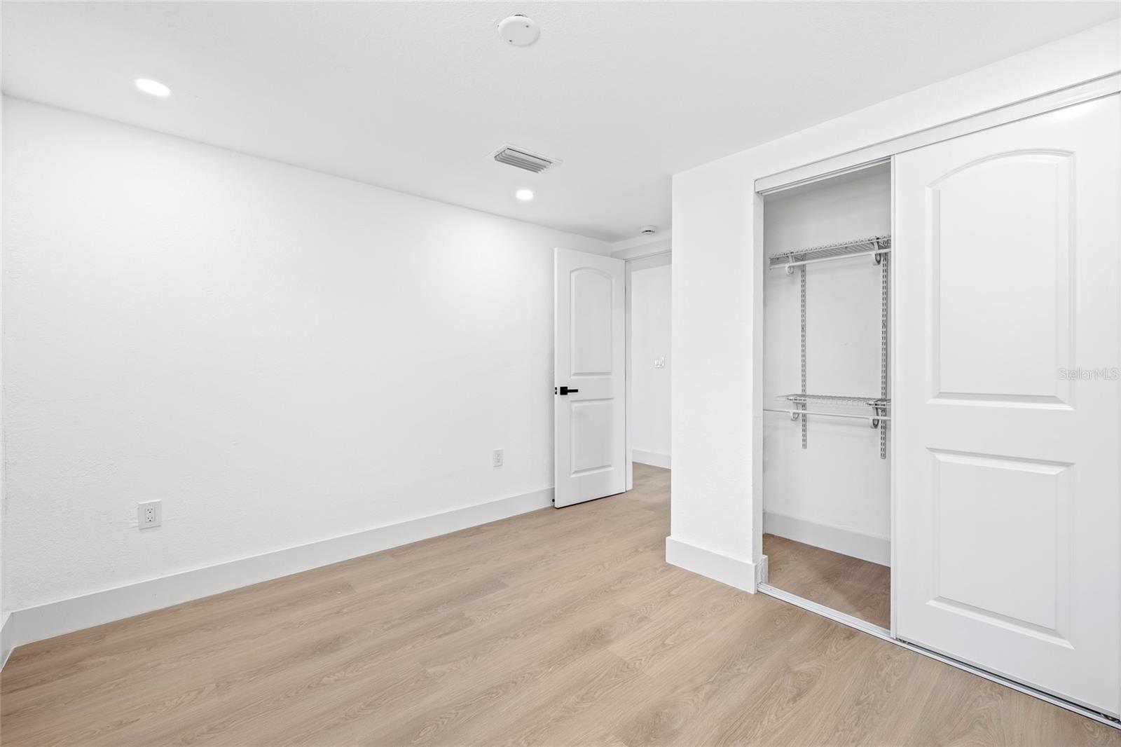 Image 30 of 41 For 7304 Dianne Drive