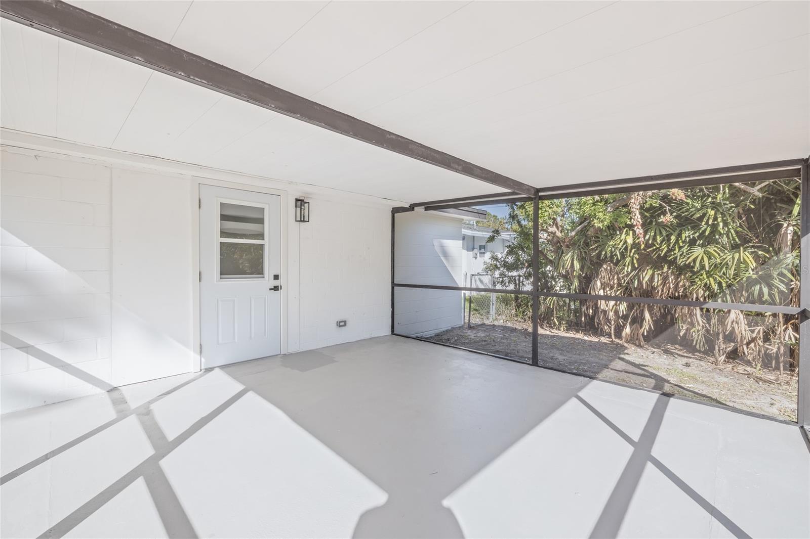 Image 33 of 41 For 7304 Dianne Drive