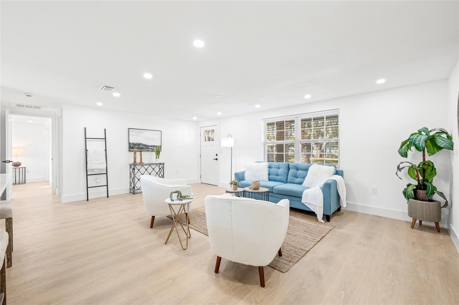 Image 4 of 41 For 7304 Dianne Drive