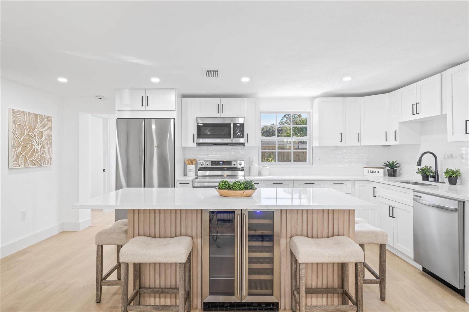 Image 7 of 41 For 7304 Dianne Drive