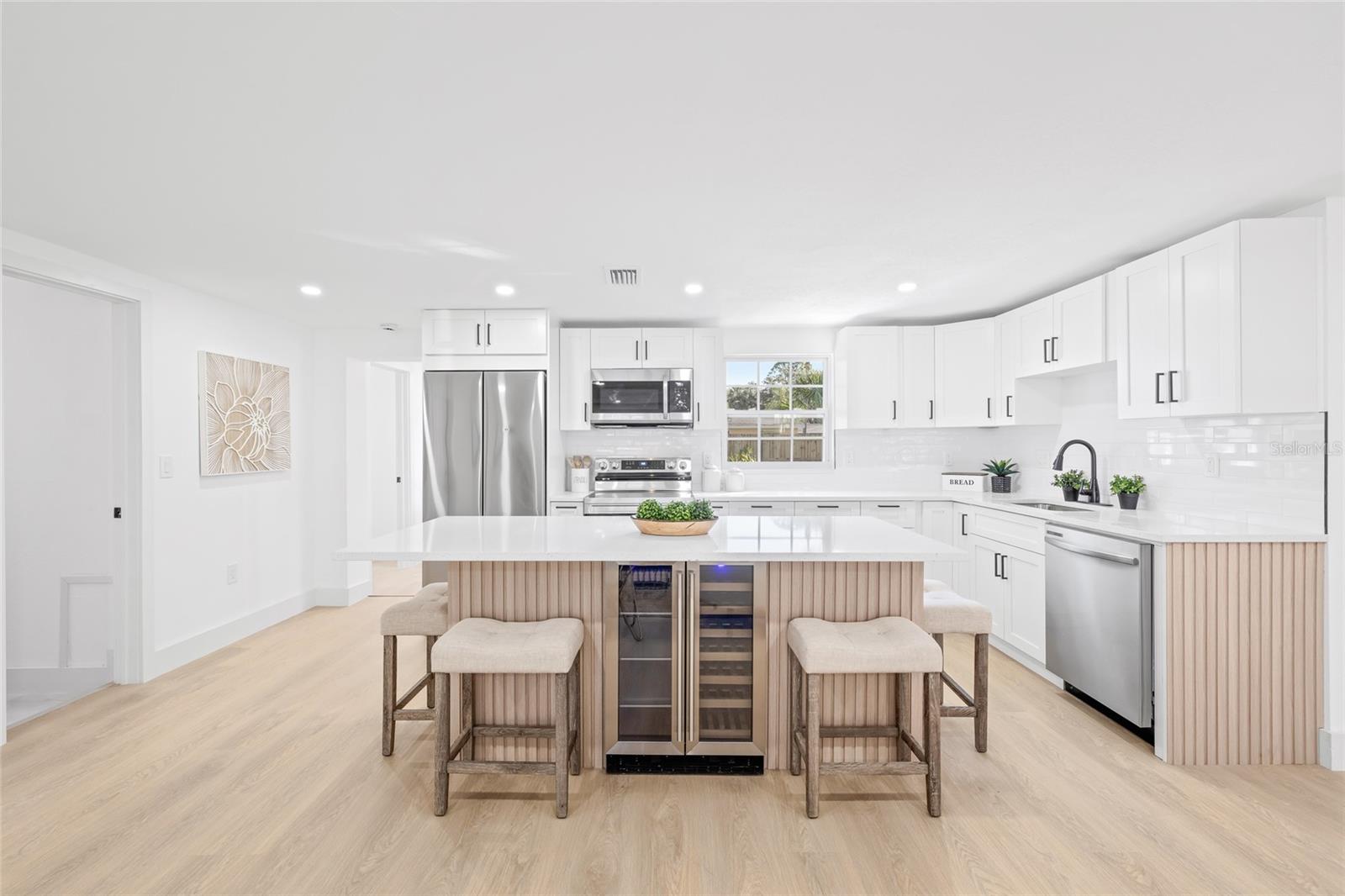 Image 8 of 41 For 7304 Dianne Drive