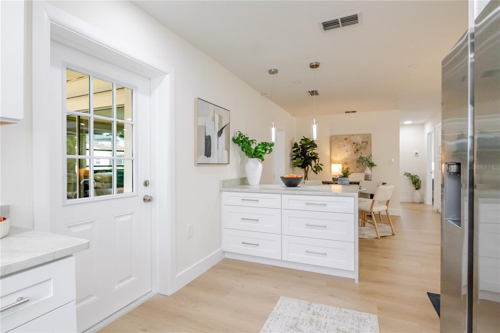 Image 11 of 39 For 9823 Crofton Lane