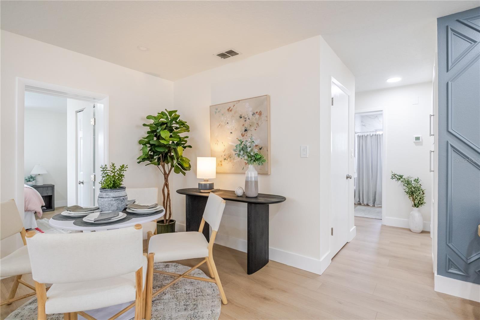 Image 14 of 39 For 9823 Crofton Lane