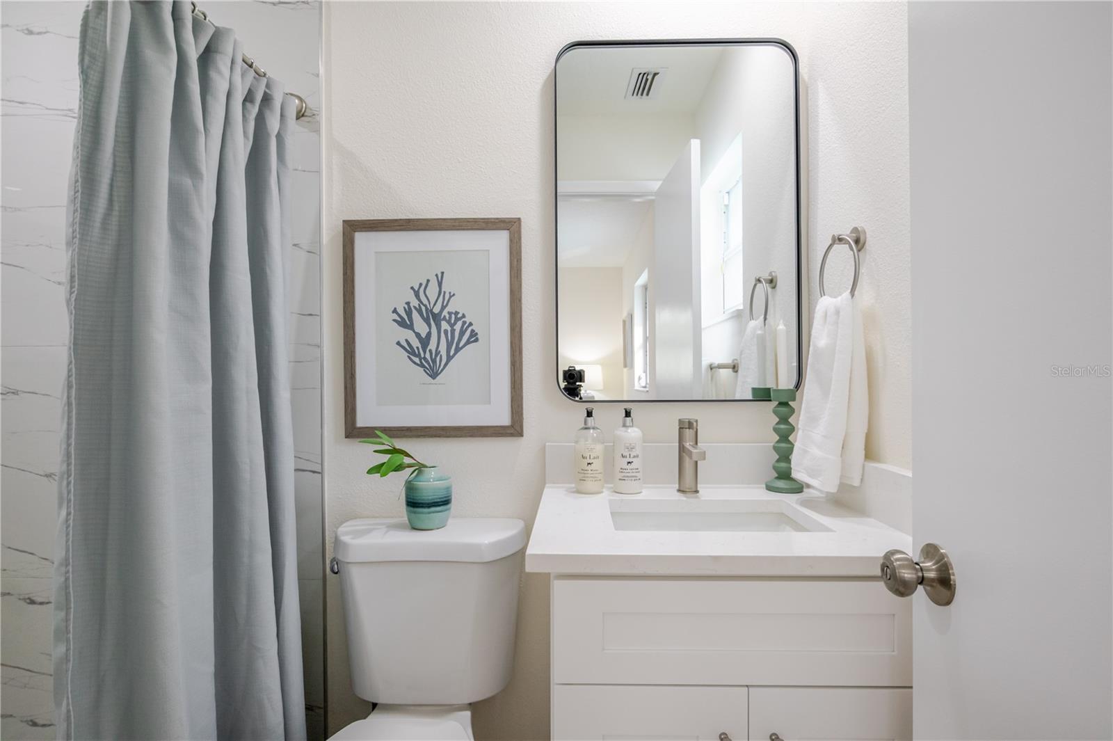 Image 21 of 39 For 9823 Crofton Lane