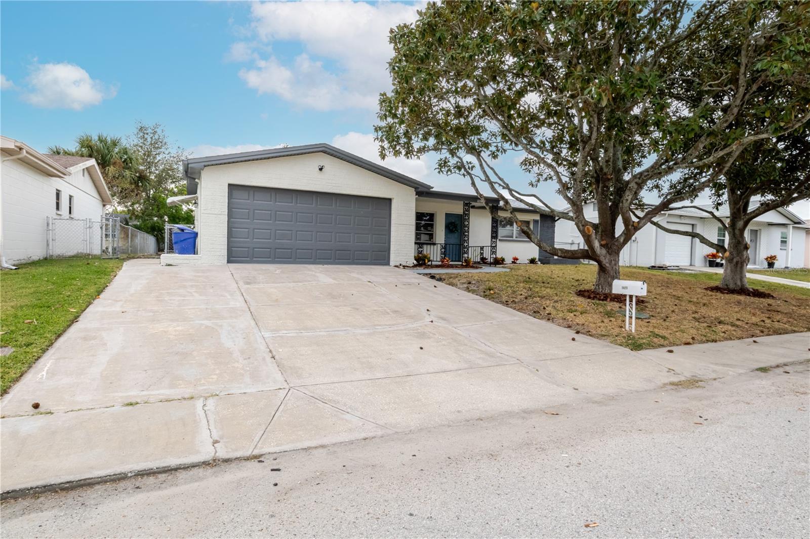 Image 28 of 39 For 9823 Crofton Lane