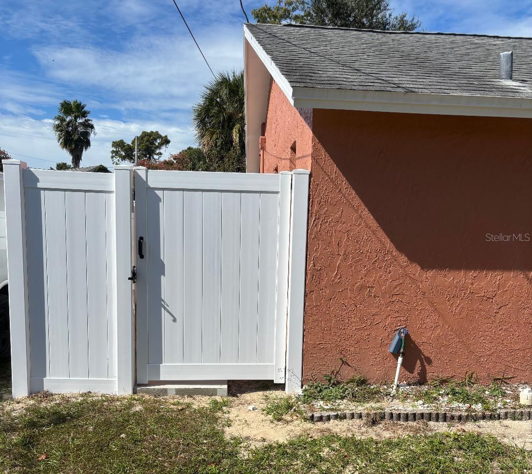 Image 5 of 12 For 15827 Adobe  1